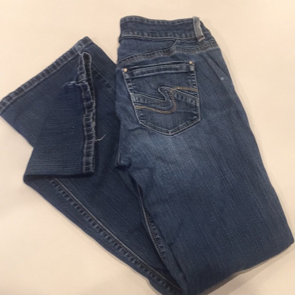 White House Black Market Flare Blanc OS 28” - Picture 6 of 6